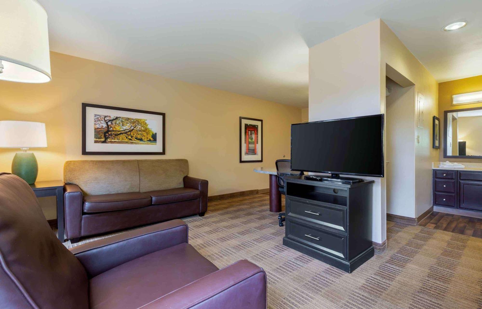 Extended Stay America Select Suites - Columbia - Northwest Harbison Exterior photo